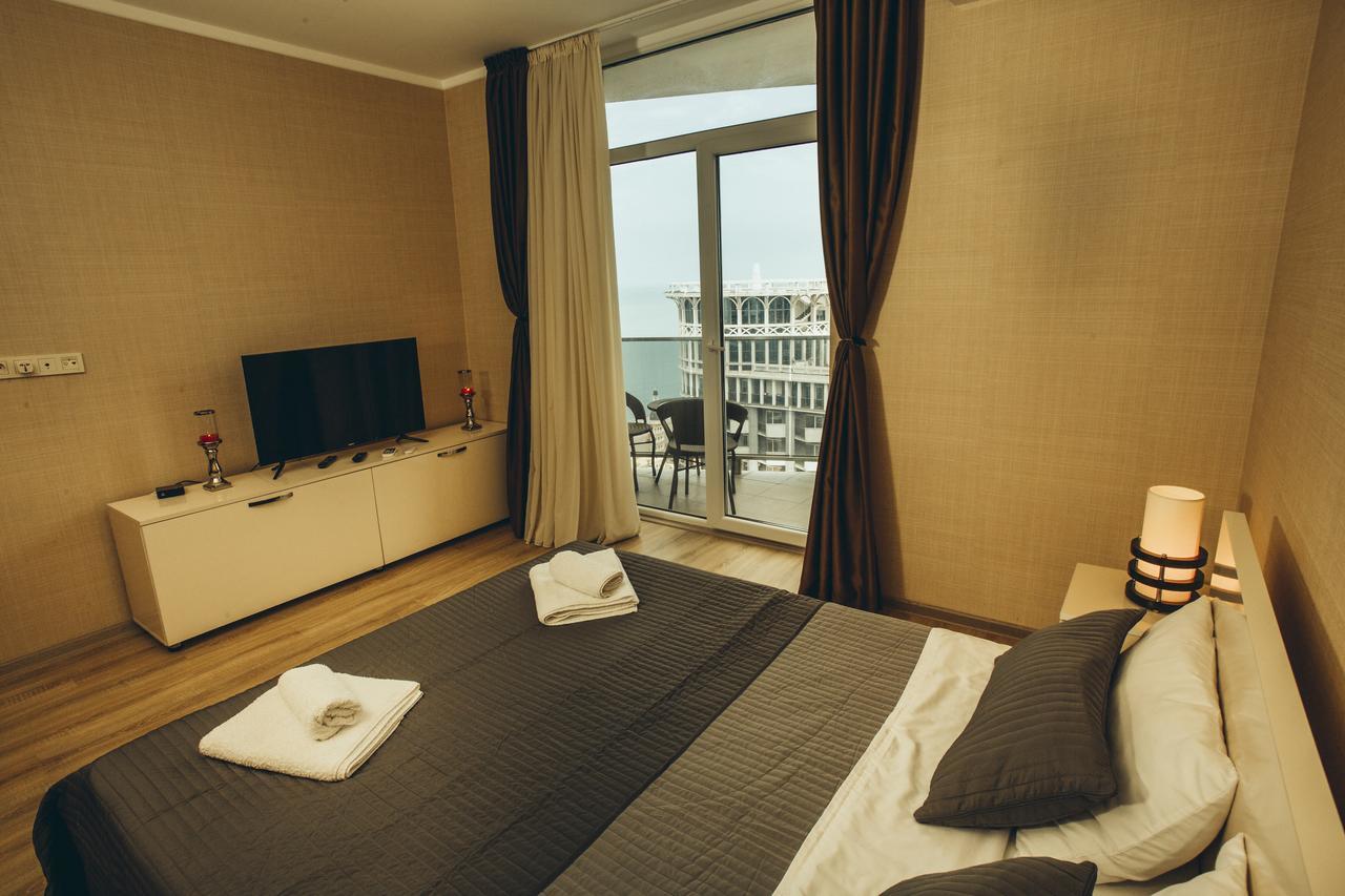 Sea Towers Suite バトゥーミ エクステリア 写真